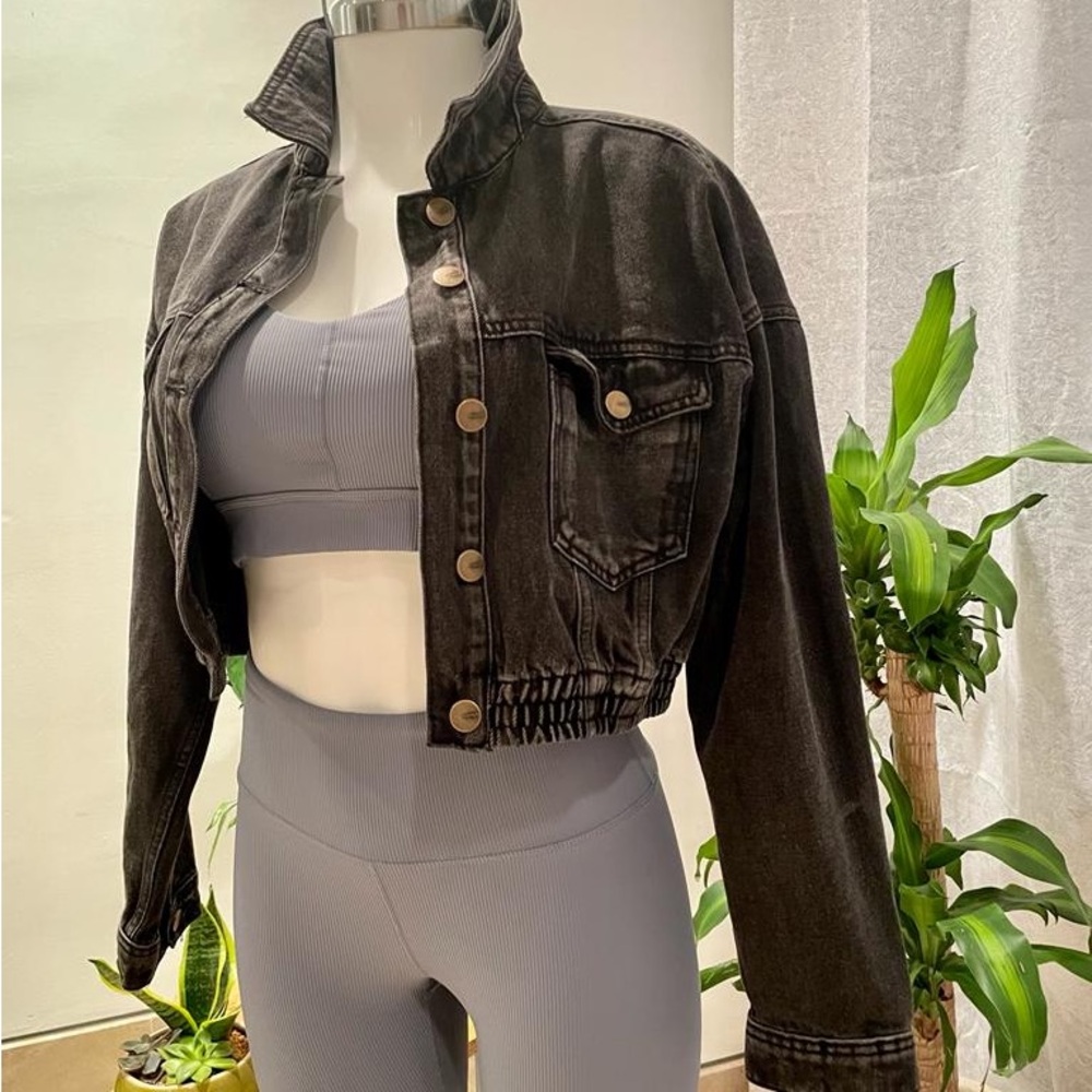 Really nice denim jacket new also have different size Small Medium large